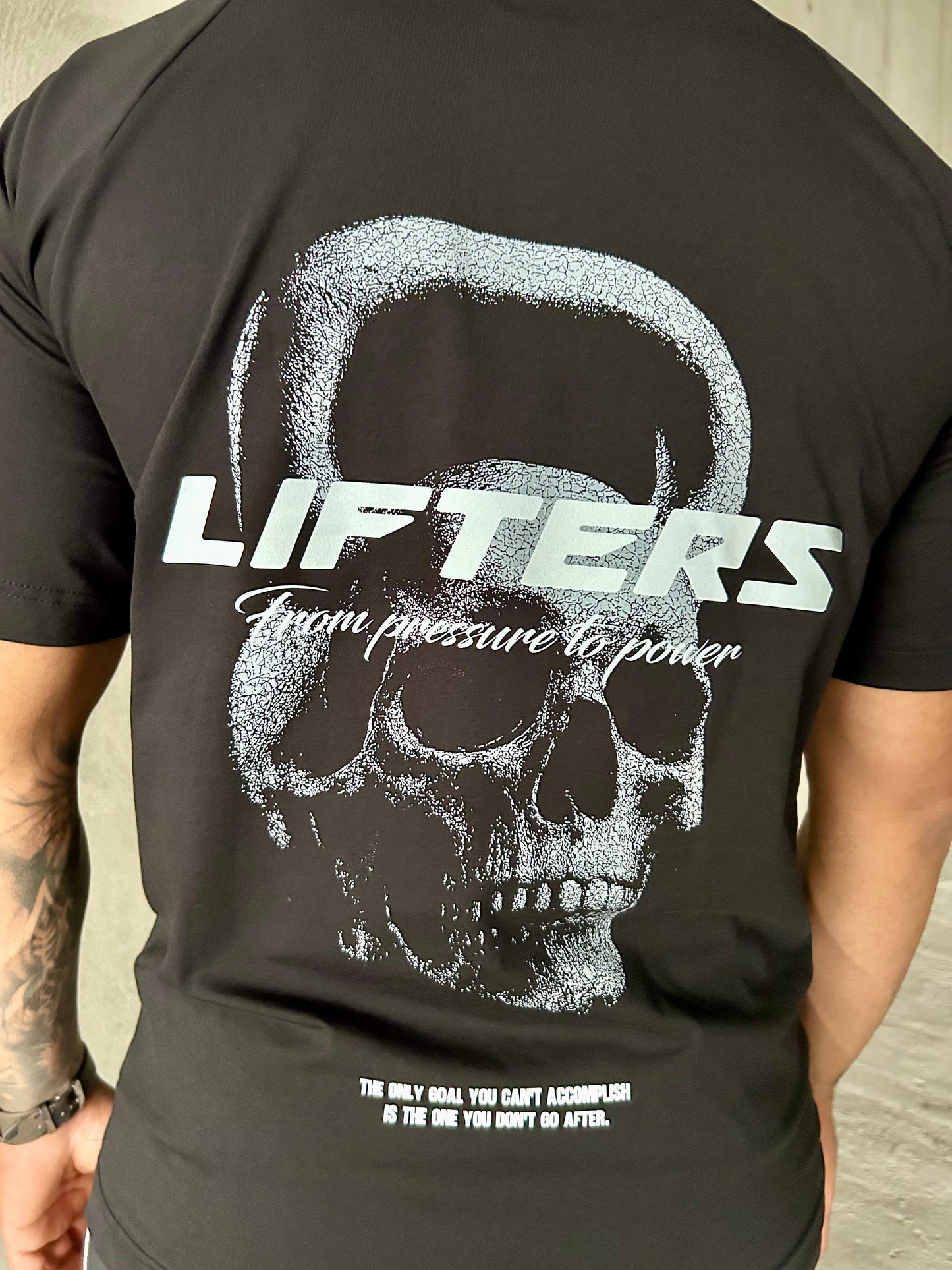 CAMISETA DARK SHIFT NEGRA