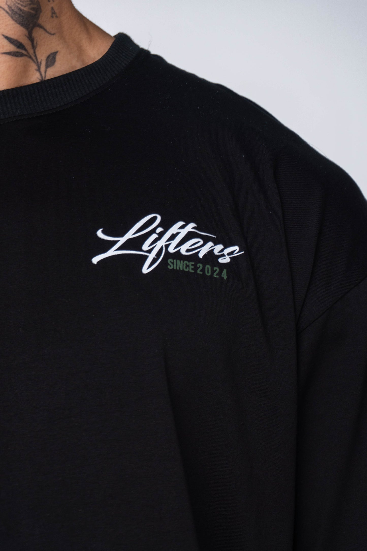 CAMISETA TRAINING NEGRA - VERDE MILITAR