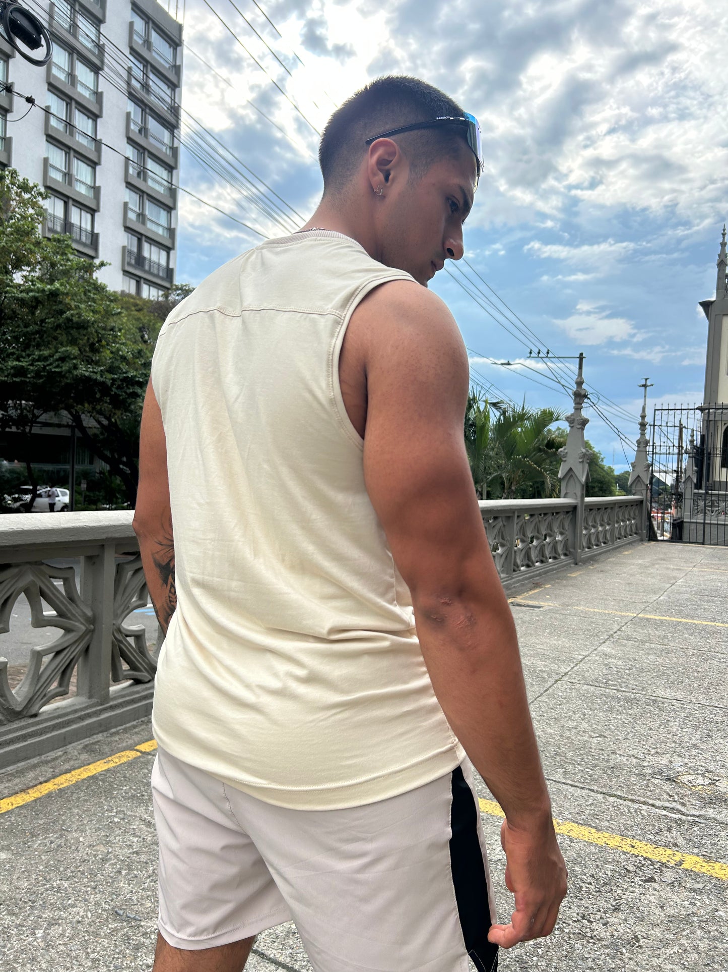 ESQUELETO SHIFT BEIGE