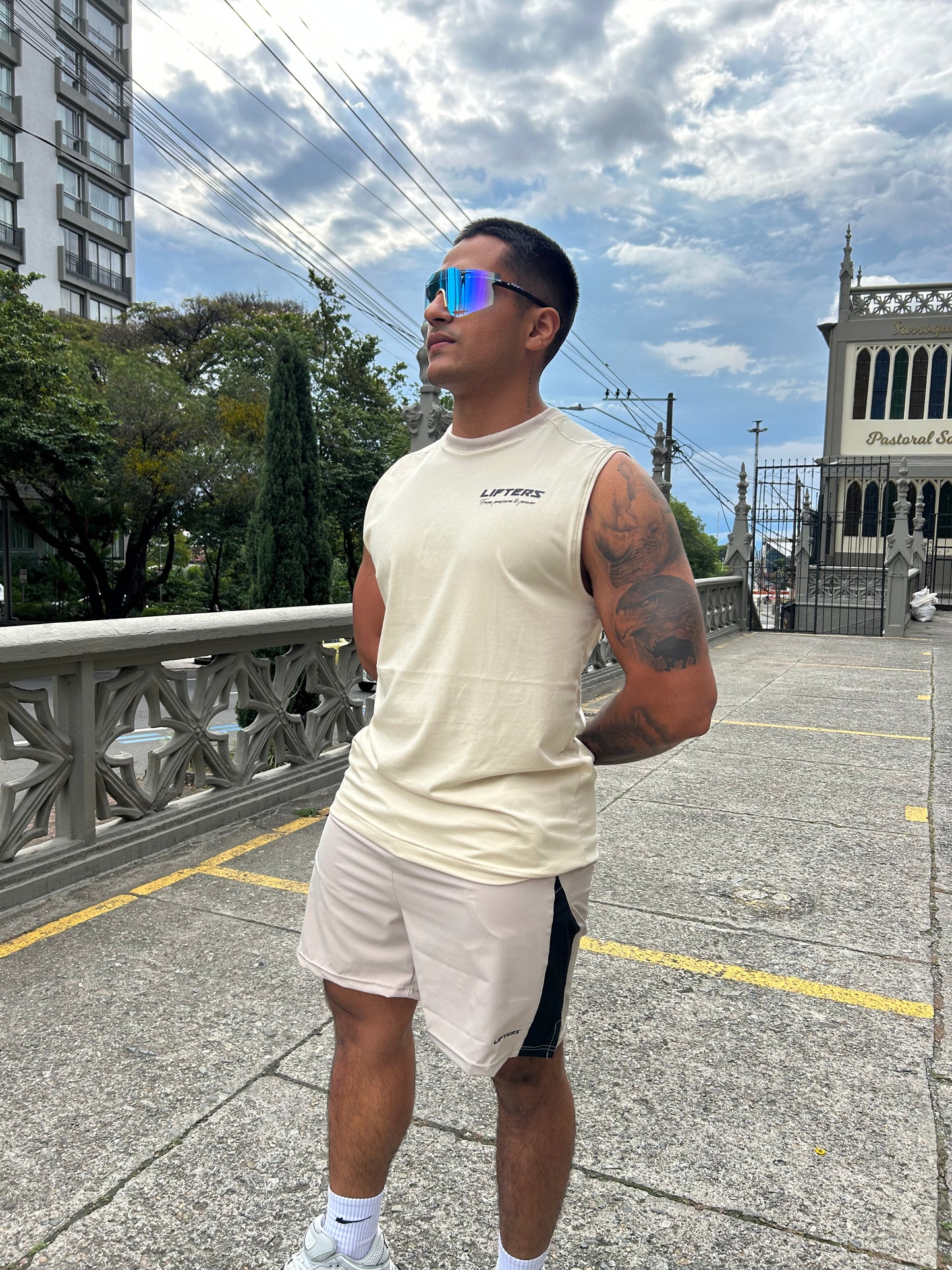 ESQUELETO SHIFT BEIGE