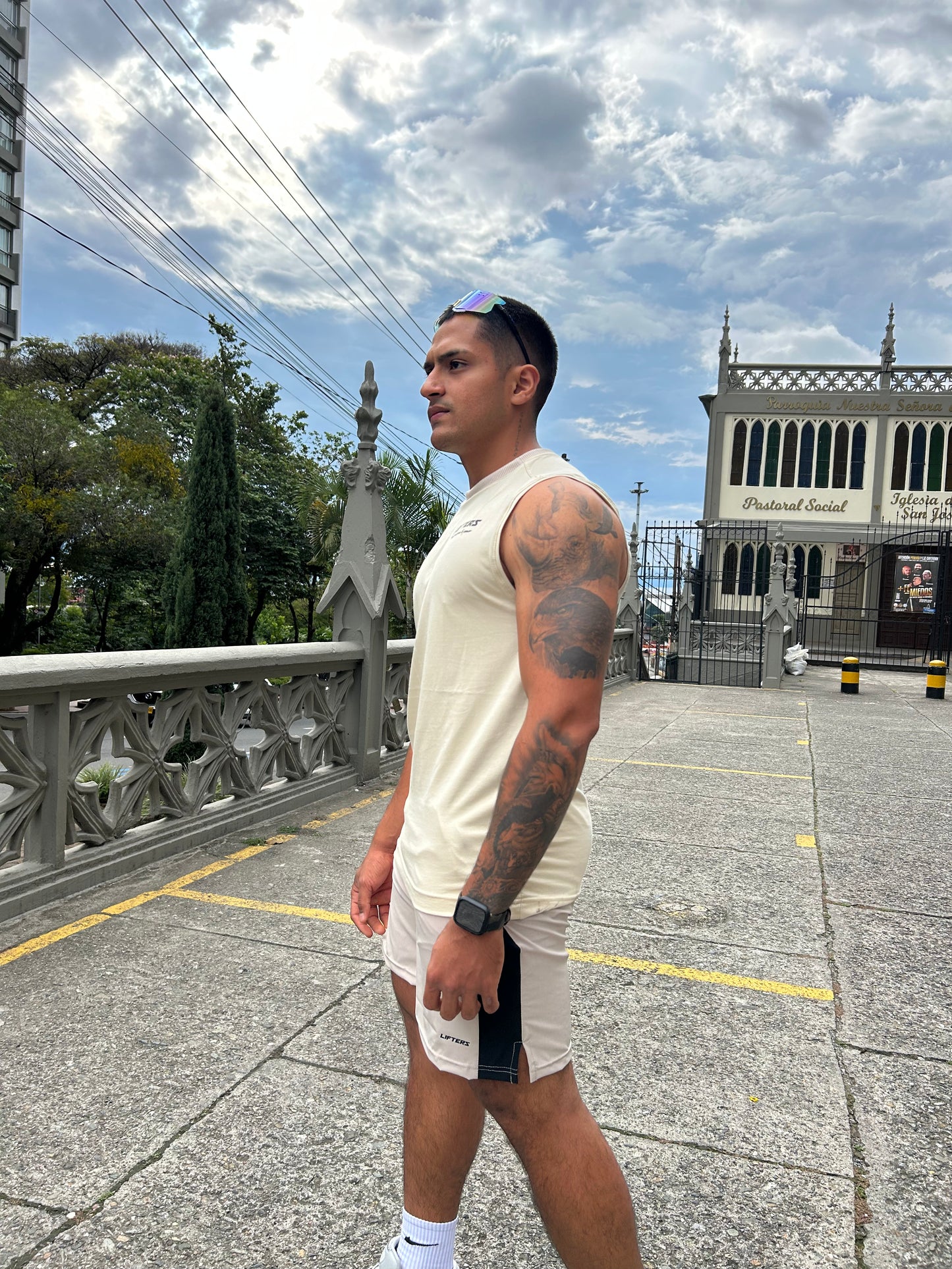 ESQUELETO SHIFT BEIGE