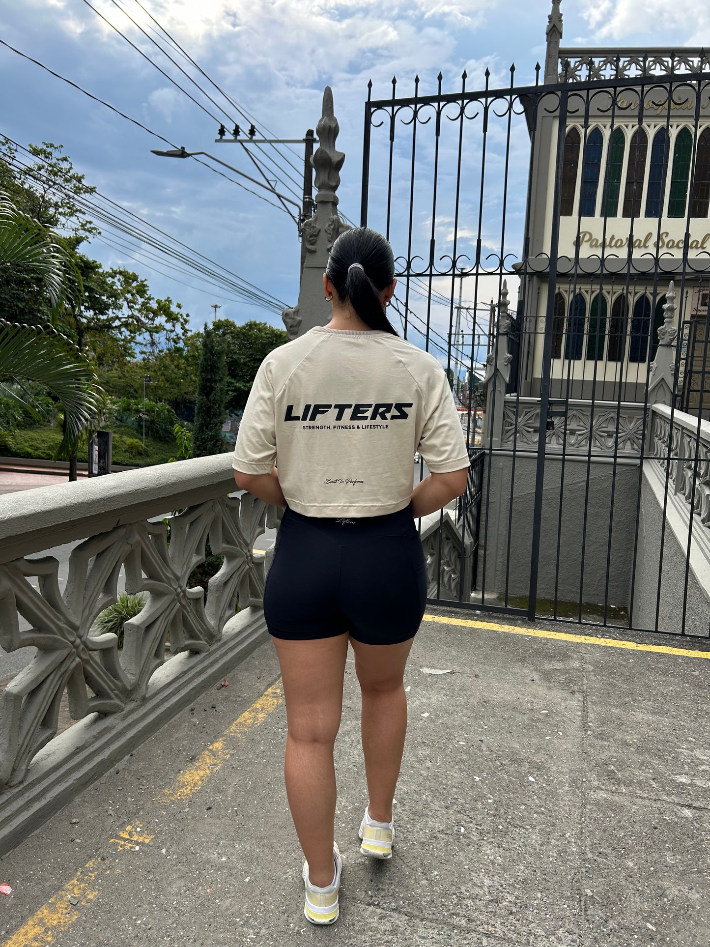 CROP TOP SHIFT BEIGE