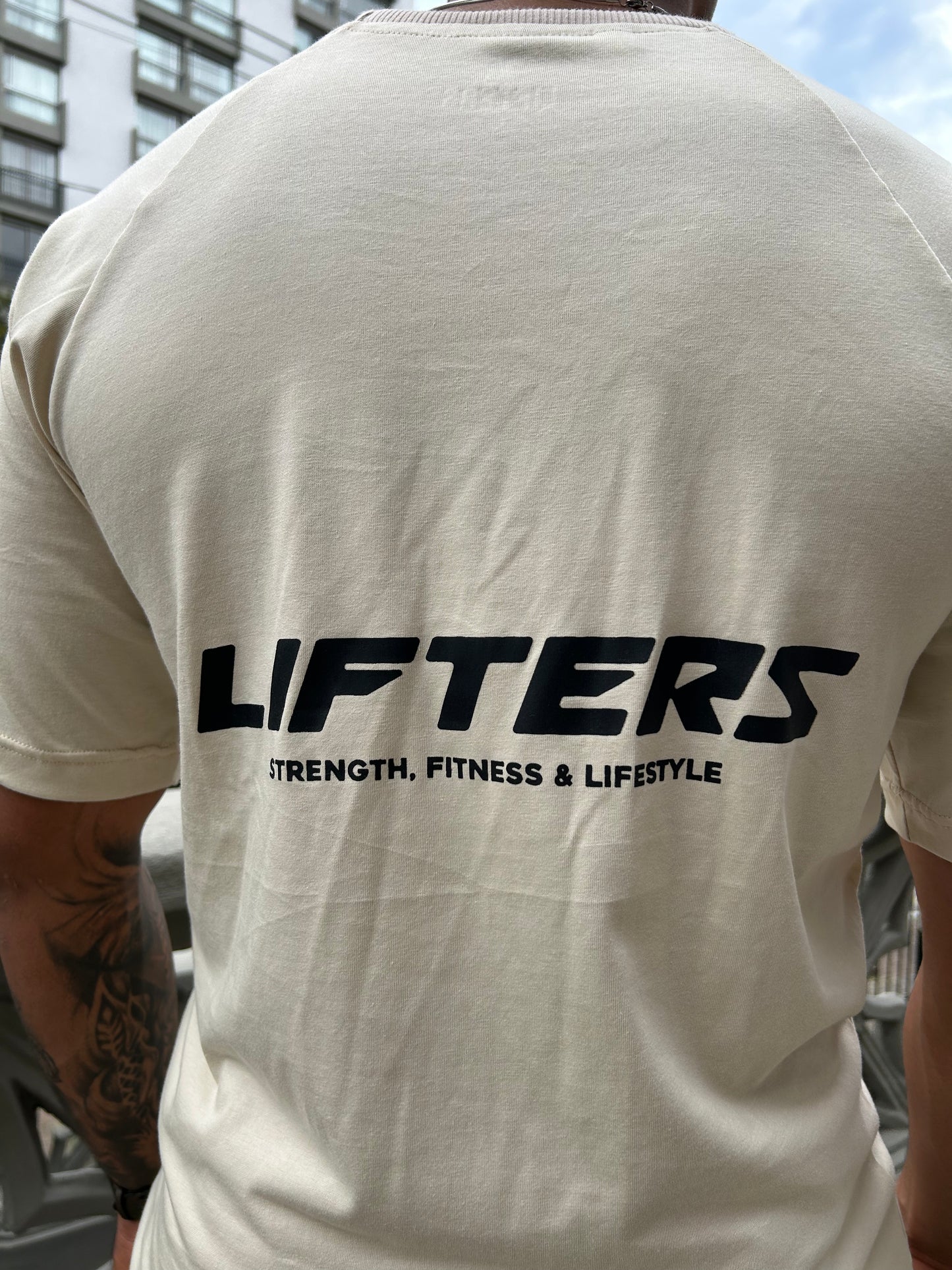 CAMISETA SHIFT V2 BEIGE