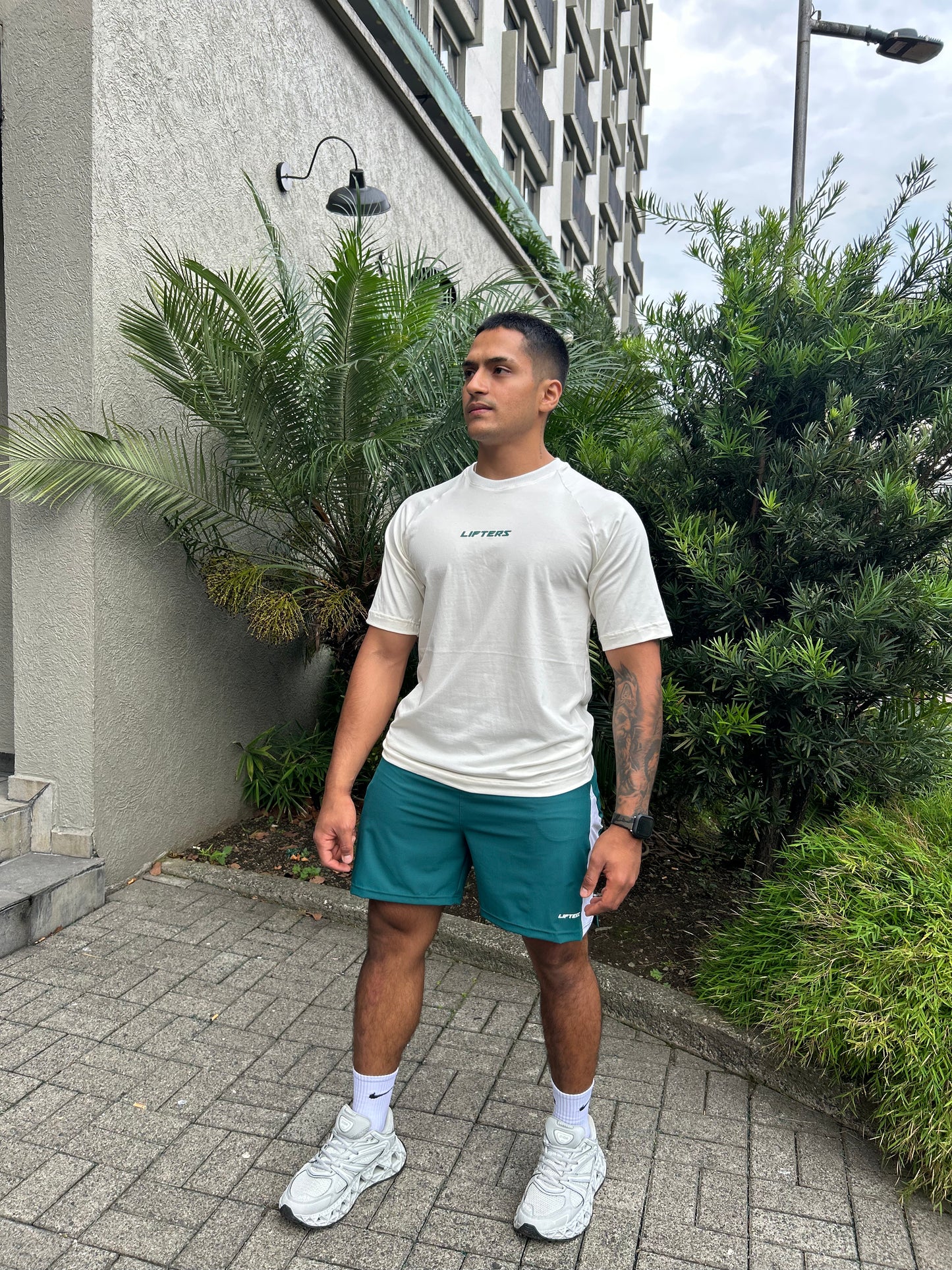 CAMISETA SHIFT V2 MARFIL