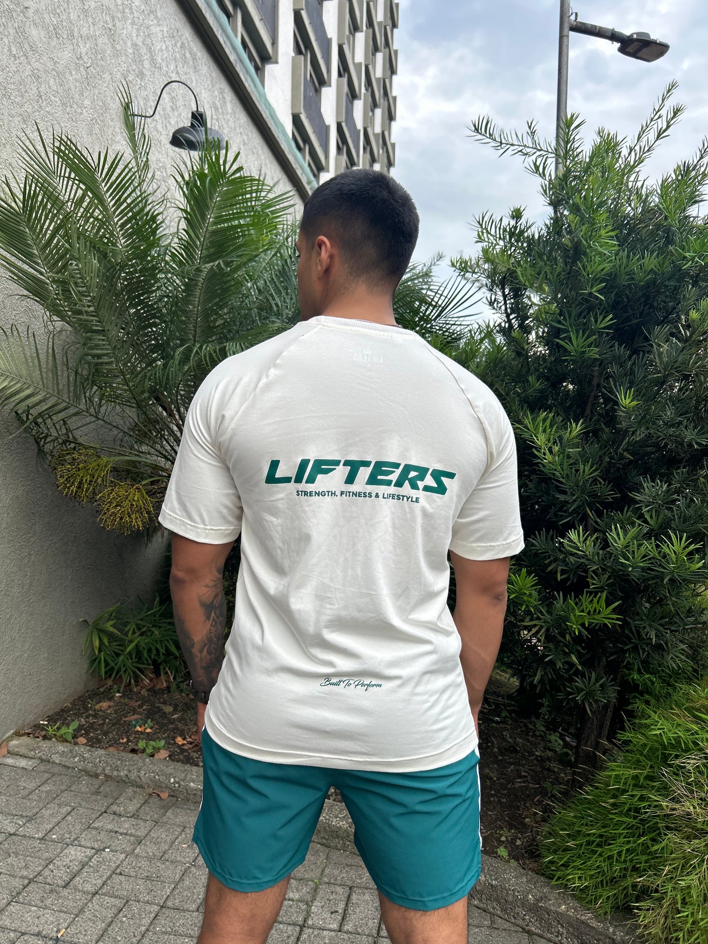 CAMISETA SHIFT V2 MARFIL